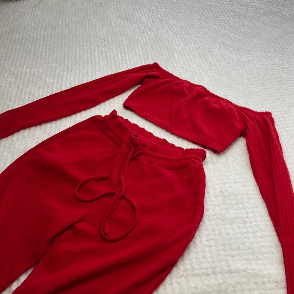 Red lounge set - Picture 2 of 8